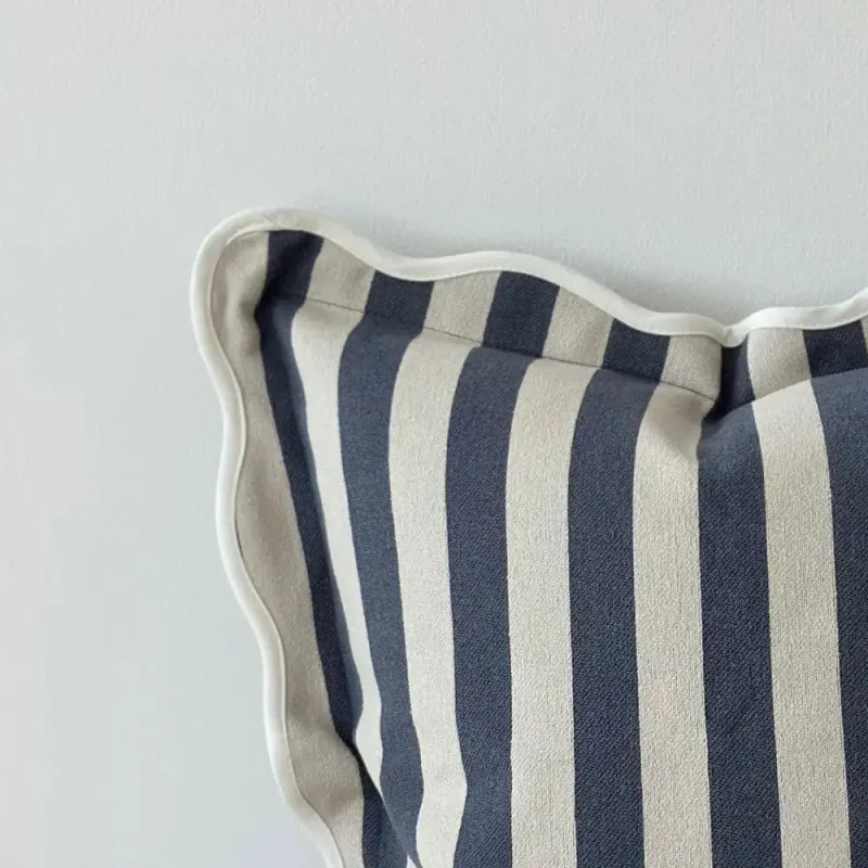 Chloe putetrekk Navy med striper 45*45cm